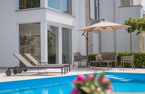 Krk House | Nice Home in Krk With 8 Bedrooms, Wifi and Outdoor Swimming Pool