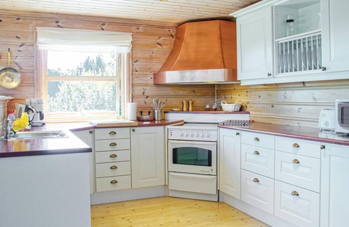 Lindesnes House | Nice home in Lindesnes with sauna