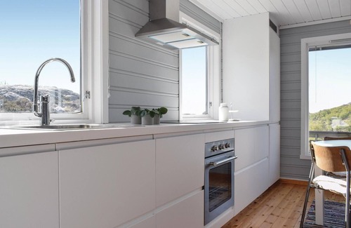 Lindesnes House | Nice home in Lindesnes with kitchen