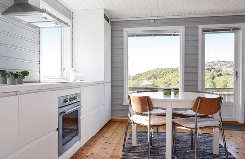 Lindesnes House | Nice home in Lindesnes with kitchen