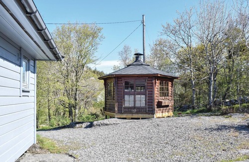 Lindesnes House | Nice home in Lindesnes with kitchen