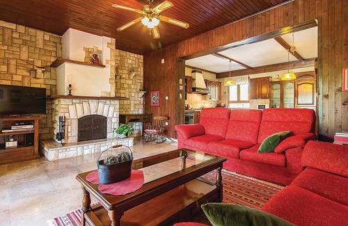 Marcana House | Nice home in Marcana with kitchen