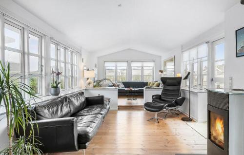 Nyborg House | Nice Home In Nyborg With Kitchen