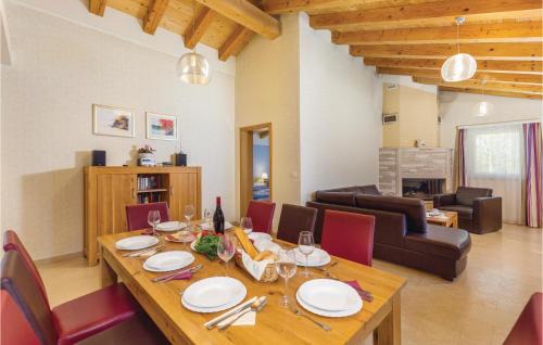 Rezanci House | Nice Home In Rezanci With Wifi
