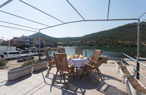 Podglavica House | Nice home in Rogoznica with WiFi
