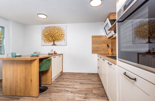 Smrika House | Nice home in Smrika with kitchen