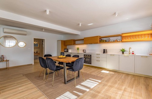 Krsan House | Nice home in Susnjevica with sauna