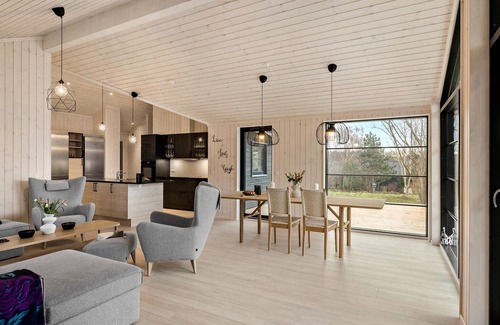 Holloselund House | Nice home in Tisvildeleje with WiFi