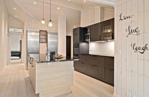 Holloselund House | Nice home in Tisvildeleje with WiFi
