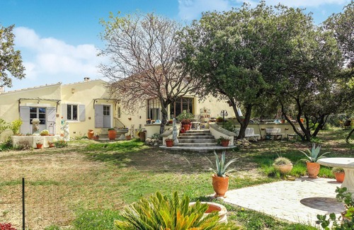 Venasque House | Nice home in Venasque with kitchen