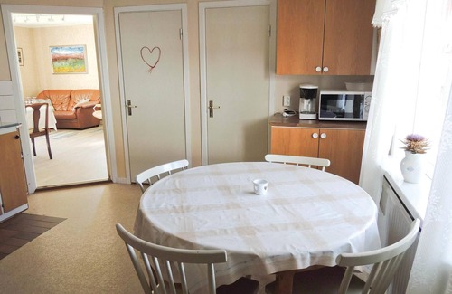 Falkenberg Municipality House | Nice home in Vessigebro with kitchen