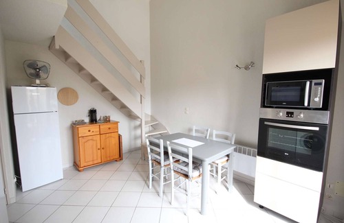Portiragnes-Plage House | Nice house , 2 bedrooms, 5 people, spacious terrace south exposed, secured residence LES ONDINES.
