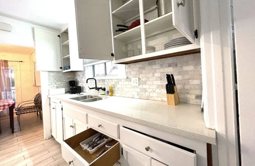 Santa Ana House | NICE HOUSE WITH BACKYARD, FRUIT TREES + LOCATION