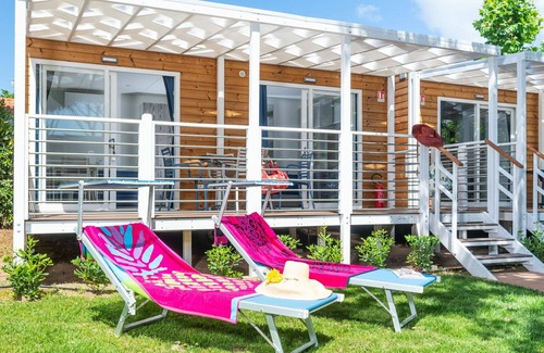 Le Rocchette House | Nice apartment in villa for 4 guests with WIFI, hot tub, pool, A/C, TV, terrace and parking