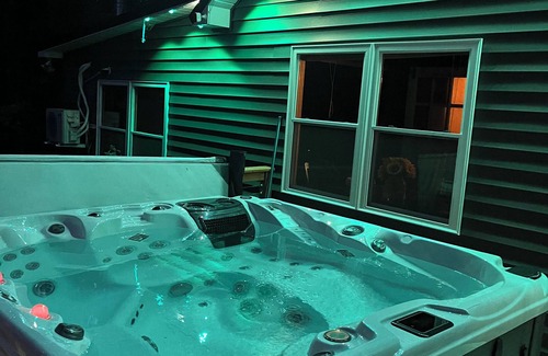 Southmont House | Nice little cabin at the lake. Full House. Hot tub, pet-Friendly!