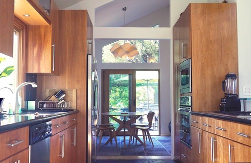 Meiners Oaks House | NICE! Ojai Architectural, Full of Light, Lush Gardens, Quiet Neighborhood