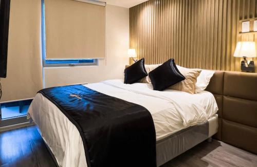 Matandang Balara Apartment | Nice one BR condo free pool in Commonwealth QC