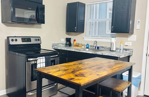Austin Apartment | Nice & Peaceful Studio