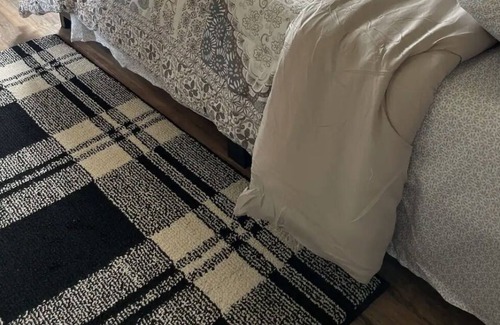 Lockland Apartment | Nice Place Cozy Space, One Bedroom Apartment over the Lounge #3