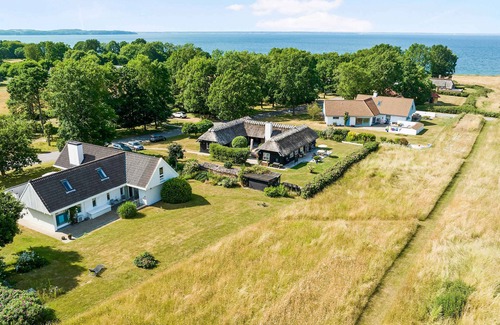 Vedelshave House | Nice pool house near the beach