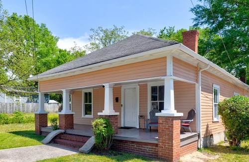 East Durham House | Nice Private Room near bus line @ Briggs room B