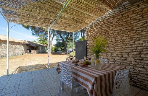 La Roque-sur-Pernes House | Nice provencal cottage in a tourist residence