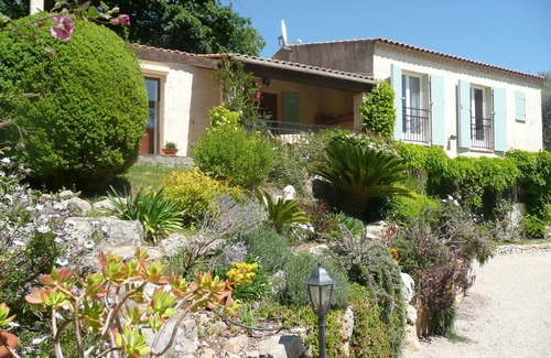 Le Bar-sur-Loup Villa | Nice Provencal villa with pool, quiet