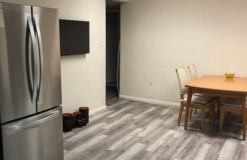 Bethesda Apartment | Nice renovated 2-bedroom apartment with AC in Bethesda