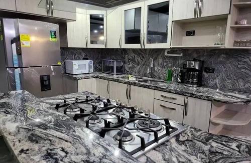 Lalinde Apartment | Nice Renovation! Perfect Location! A/C, Washer/Dryer, Fast net! Cable TV!