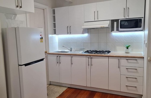 Broadmeadows House | Nice room close to Melb Airport