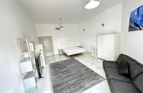 Jumeira 3 House | Nice Rooms for Rent in Compound Housing near Burj Alarab Dubai Villa 125