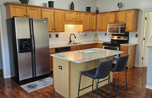 Southwind House | Nice spacious 3-bedroom house with a cozy feel in Memphis