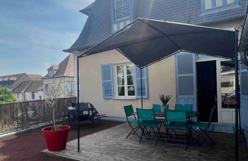 Auxerre Apartment | Nice standing & terrace, heart of town, parking at foot