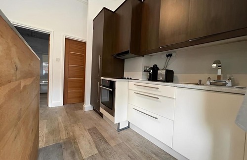 Shepherd's Bush Apartment | Nice studio Shepherd's Bush London near everything