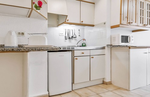 Los Cristianos Apartment | Nice studio with heated swimming pool, high speed WiFi, excelent for couples.