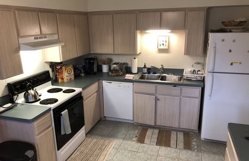 Grand Prairie House | Nice Townhouse 2 Bedrooms, Great Beds! Clean & Comfy! HDTVs, Central Location!