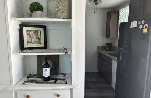 Hawthorne House | Nice two bedroom home near, beach, So-fi & LAX