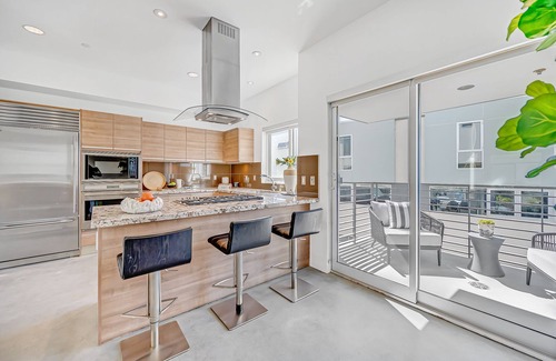 Marina Peninsula House | Nicest building in beach area 1 block from Venice Pier and Beach. Designer Done.