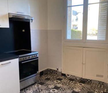 Noisy-le-Sec Apartment | Nid Douillet au Calme Parfait pour se Ressourcer