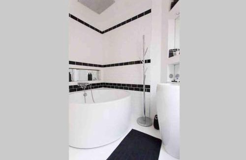 Quartier de la Goutte-d'Or Apartment | Nid douillet Gare du Nord Montmartre Barbès