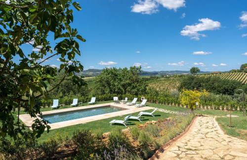 San Gimignano Villa | Nido del Merlo by VacaVilla