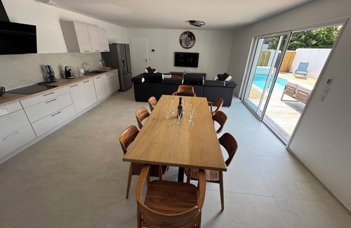 Saint-Georges-d'Oleron House | Night oasis