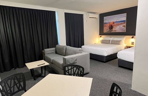Miles End Hotel | Nightcap at Barkly Hotel