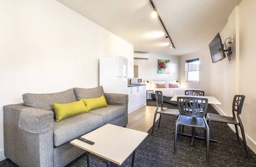 Sunshine West Hotel | Nightcap at Glengala Hotel