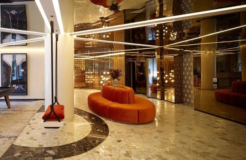 Hipodromo Hotel | Nightclub & Spa Resort! Dive into Culture at Casa Lamm & Mexico City Attractions