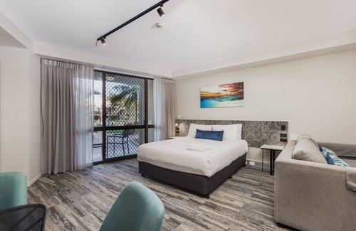 Mermaid Waters Hotel | Nightelier Mermaid Waters