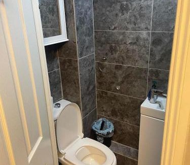 Woolwich Common House | Nightingale Ensuite Budget Rooms