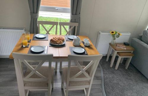Allerthorpe House | Nightingale Lodge with Hot Tub