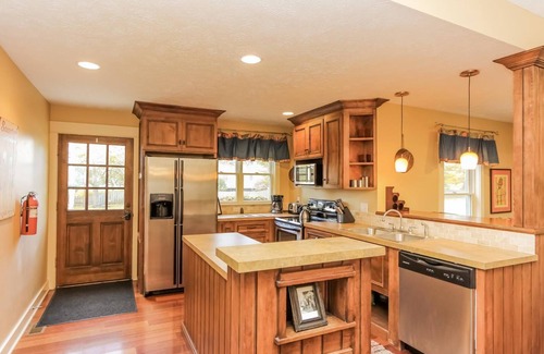 Saugatuck Apartment | Nightingale - Two Bedroom Apartment, Sleeps 4