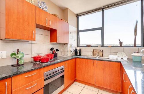 Edenvale Apartment | Nights in the Sky, 13th floor with city views